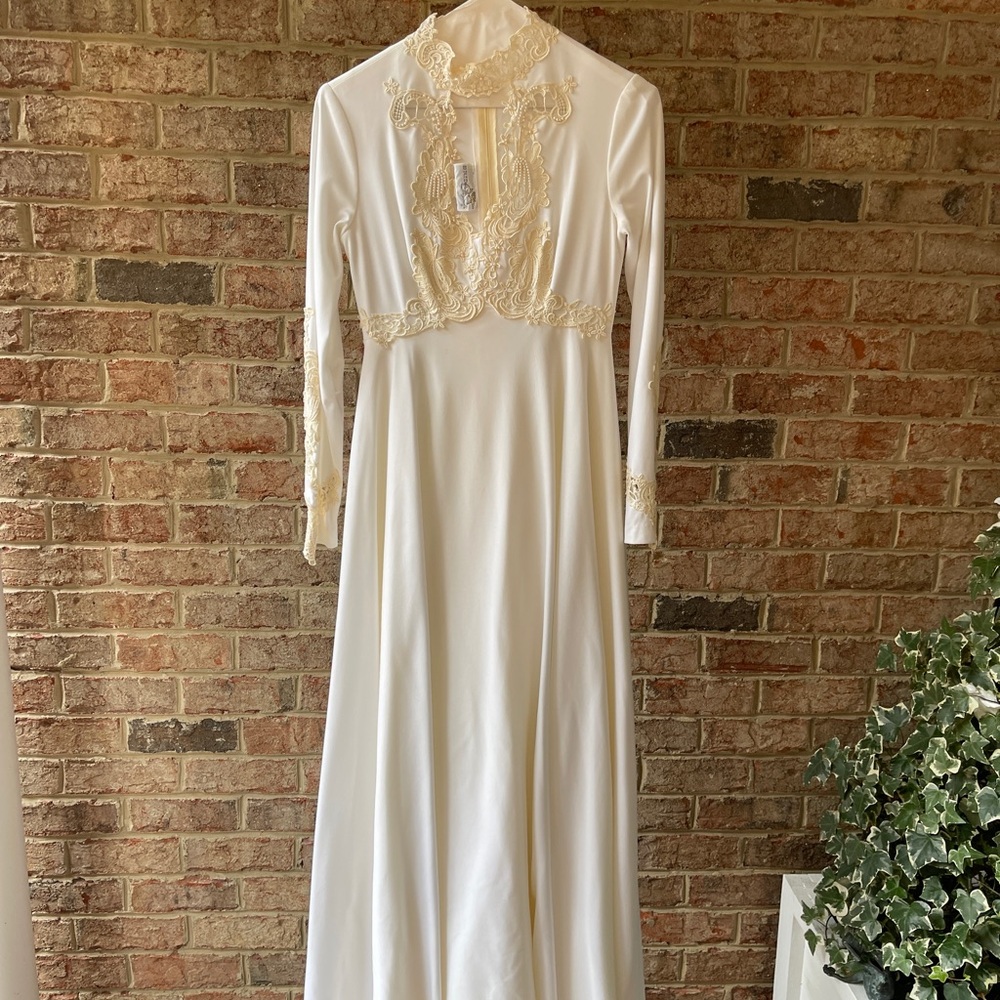 Bridal Originals 70s LONG SLEEVE WEDDING GOWN IVORY CHIFFON size 8 (2-4 modern)